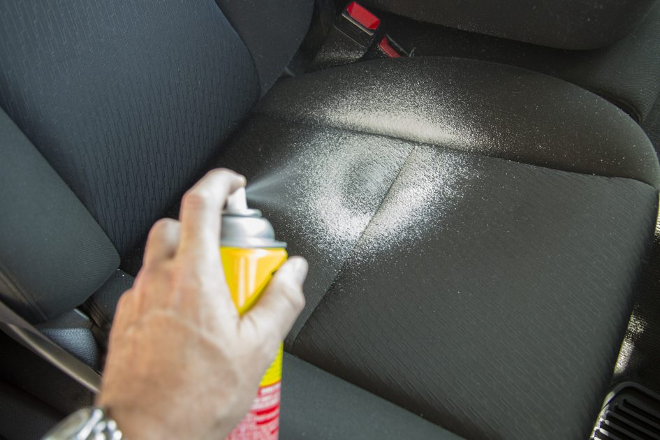 Как правильно очищать сиденья в авто