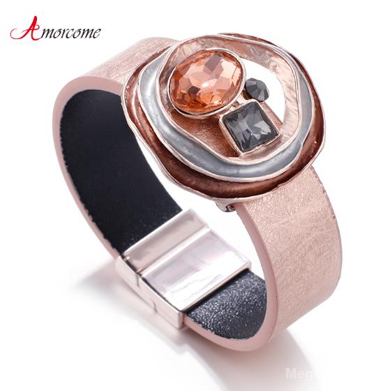 Amorcome - браслет в виде часов со вставкой камней